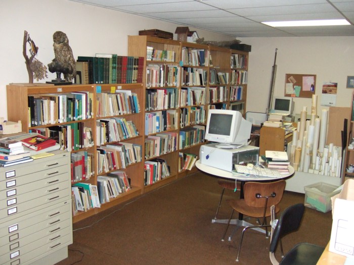 Garvies Point Museum and Preserve DINOSAURS AND BARBARIANS